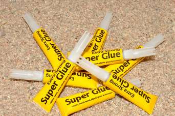 Что такое суперклей и где границы его возможностей