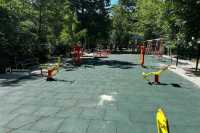 У Днiпрi оновили 9 дитячих майданчикiв