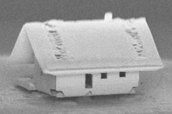 Самый маленький в мире дом имеет высоту 15 микрометров