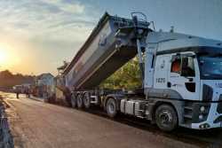 На аварiйному шляхопроводi бiля Чорткова влаштували нове дорожнє покриття