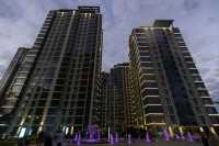 Несмотря на отсутствие сделок, цены на жилье не падают