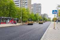 На деяких столичних вулицях вже влаштували нове асфальтове покриття