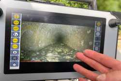 У Львовi робот перевiрив стан колектора