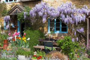 10 самых лучших садовых украшений для заборов и частных домов. Фото