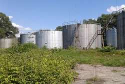 По всей стране началась продажа нефтебаз