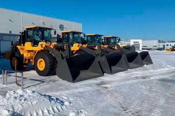 В Украину привезли партию новых фронтальных погрузчиков Volvo