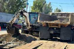 У Днiпрi ремонтують десятий аварiйний трамвайний переїзд