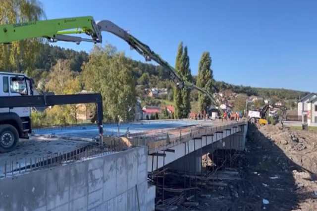 На мосту у Теребовлi розпочалося бетонування