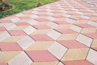 Тротуар в Черкассах ремонтирует друг чиновника