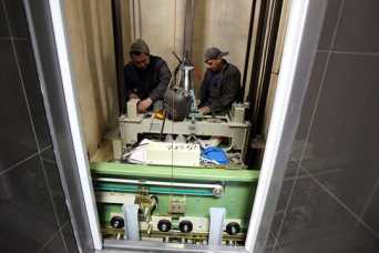 В Киеве в ряде многоэтажек установят новые лифты: список адресов