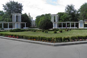 В Черкассах незаконно отдали кусок сквера под застройку