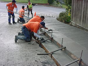 Дороги в Ровно будут ремонтировать свои люди