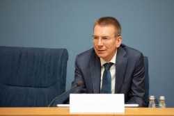 Латвия призывает продолжать оказывать Украине поддержку