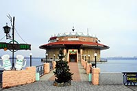 В Днепропетровске захватили 8 га на берегу Днепра 