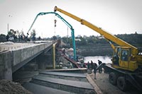 На ремонте моста в Павлограде чуть не украли миллион