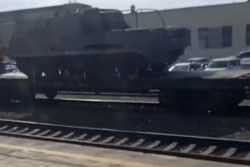 С чем связано перемещение российской военной техники в Крыму