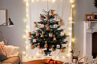 Лучшие настенные новогодние елки мира. Фото