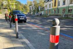 Львiв змушений облаштовувати антипаркувальнi стовпцi