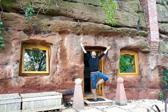 Курьезы: как в Англии из 700-летней пещеры сделали апартаменты