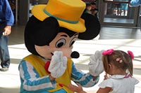 Производитель окон подарит детям их героев