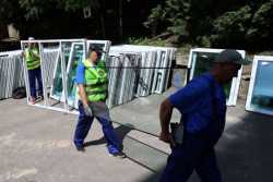 У Львовi за кошти благодiйникiв розпочали встановлення нових вiкон