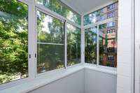 С 1 октября 2018 года можно будет стеклить балконы только выше 3-го этажа