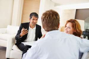 Кто как продает квартиры?