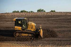 Обзор гусеничных бульдозеров малой мощности