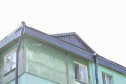 У 10 комунальних будинках Днiпра ремонтують покрiвлю