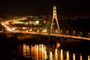 Как проходило строительство Московского моста 40 лет назад. Видео