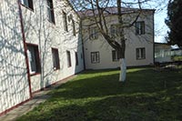 Руководство интерната решило заработать на ремонте