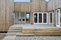 Первый в мире "Биодом" построили из растительных отходов