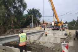 На пiд'їздi до Львова швидко ремонтують мiст