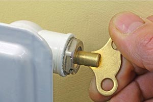 Как ликвидировать воздушную пробку в батарее