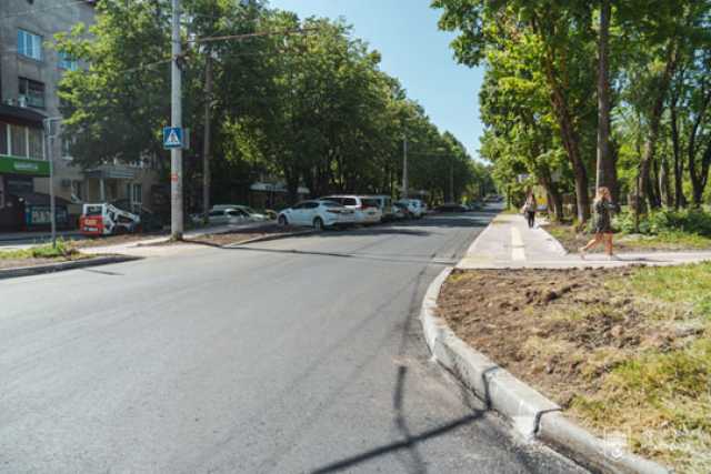 У Тернополi на однiй з вулиць вiдремонтували дорожнє покриття