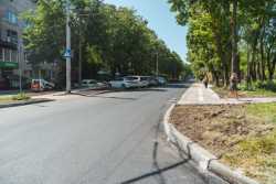 У Тернополi на однiй з вулиць вiдремонтували дорожнє покриття