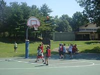 В харьковском селе построили площадку для будущих баскетбольных полубогов