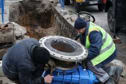 Харкiвськi комунальники плiдно попрацювали на водоводах