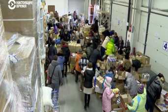 Как волонтеры в Киеве кормят врачей и собирают еду и вещи для пострадавших от войны