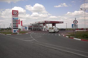 Под Херсоном компания приноровилась незаконно строить заправки