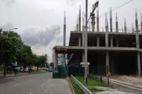 В Киеве на проезжей части снова стали строить ТРЦ