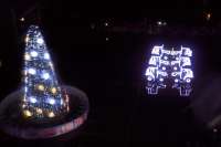 Курьезы: как трактора танцуют танго вокруг новогодней елки. Видео