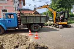 У Винниках замiнили аварiйний водопровод