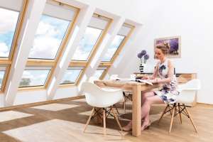 Как избежать запотевания стекла в мансардном окне