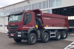 На строительстве дорог будут работать новые итальянские самосвалы. Видео