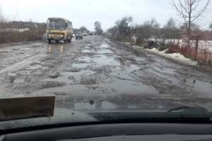 Львов ремонтирует дороги по новым технологиям