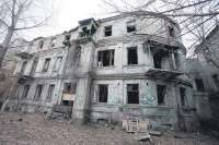 Собственников аварийных домов заставят принять меры