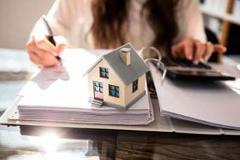 Частные ЖЭКи отказываются от домов и требуют поднять квартплату