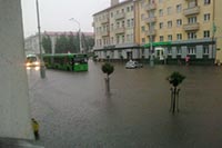 В Киев стягивается спецтехника для борьбы с паводком