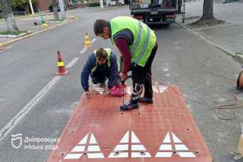 За безпеку дорожнього руху у Днiпрi будуть вiдповiдати подушки